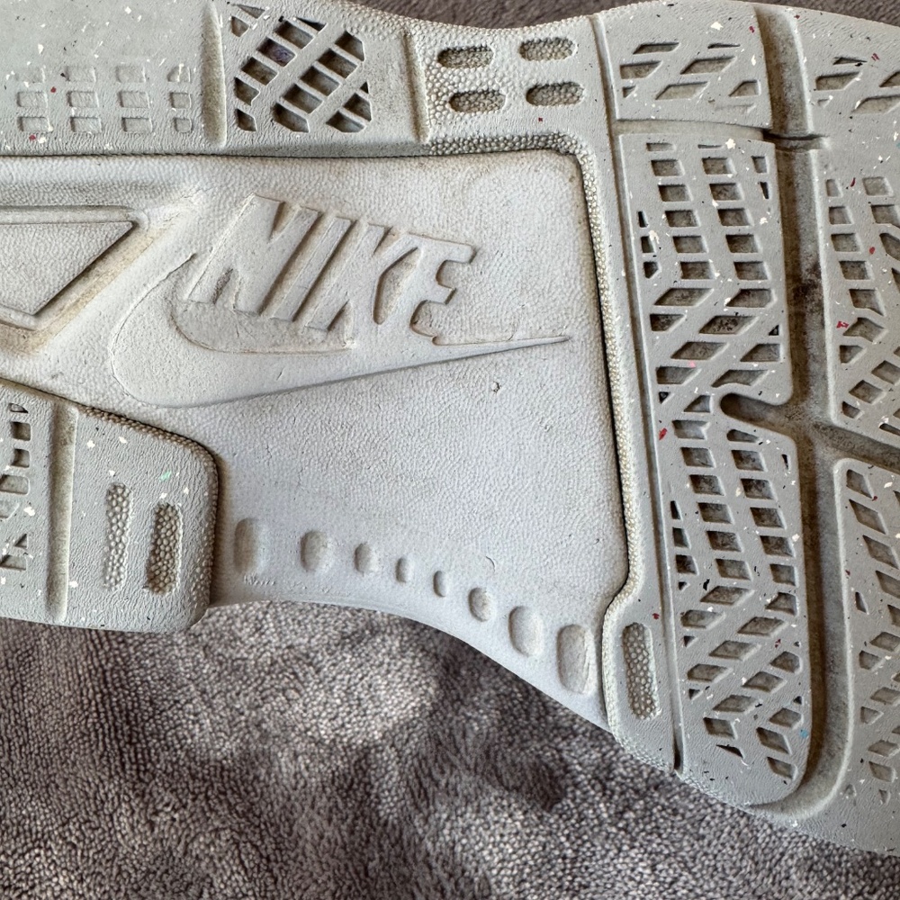 Nike Air Jordan Stay Loyal 3 PS Kids Running Shoes Sneakers Size 2 Unisex No Tie - Picture 7 of 9